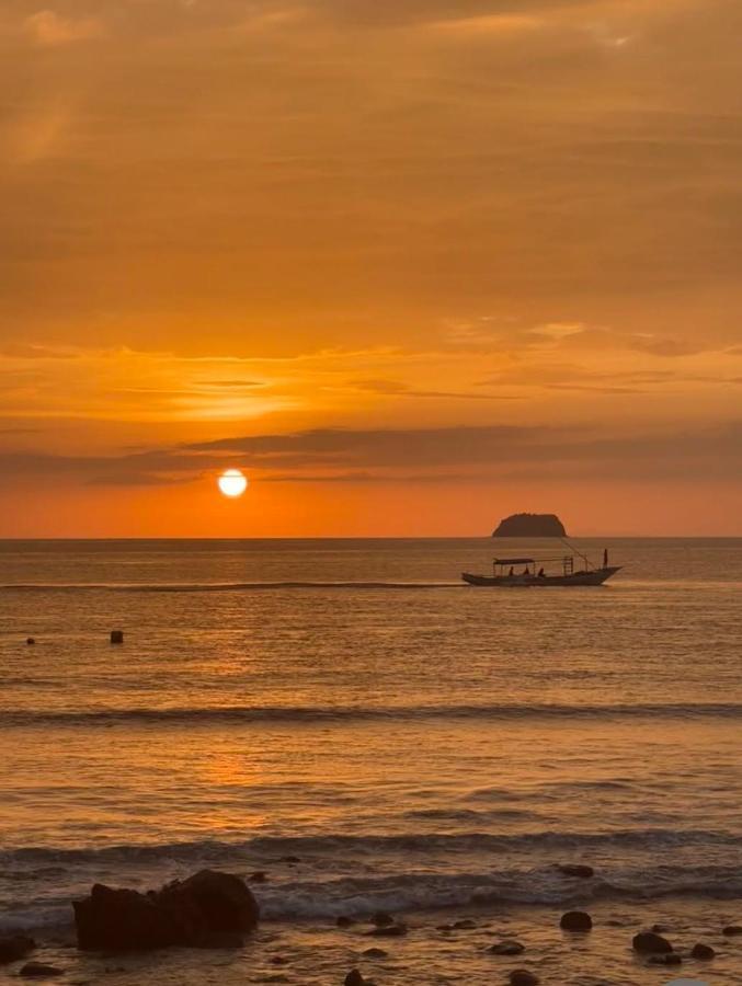 Casita Ysabel Bed and Breakfast Batangas Buitenkant foto